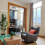 Confortable Sirius Centre Apartman *