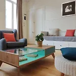 Confortable Sirius Centre Apartman *