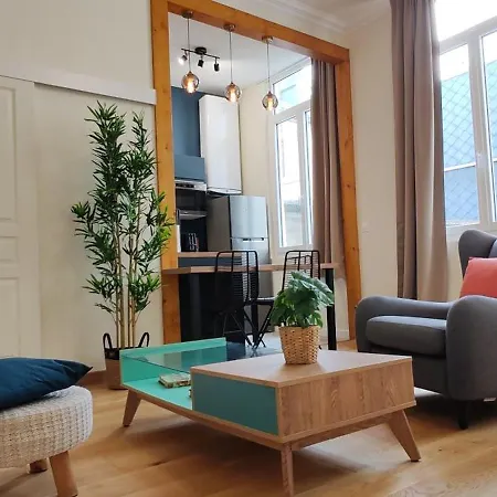 Confortable Sirius Centre Апартаменти *
